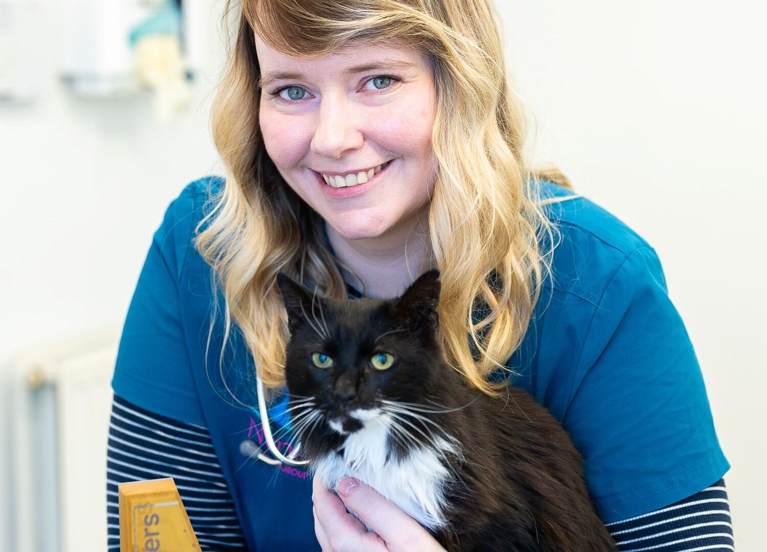 Award winner Amber lights up the veterinary nursing profession